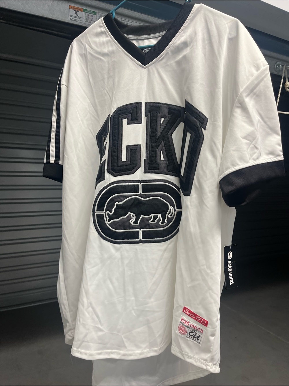 Ecko Unlimited White & Black Rhino Logo V-Neck Jersey